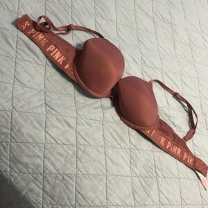 Victorias Secret wear everywhere t-shirt lightly lined bra size 34C.